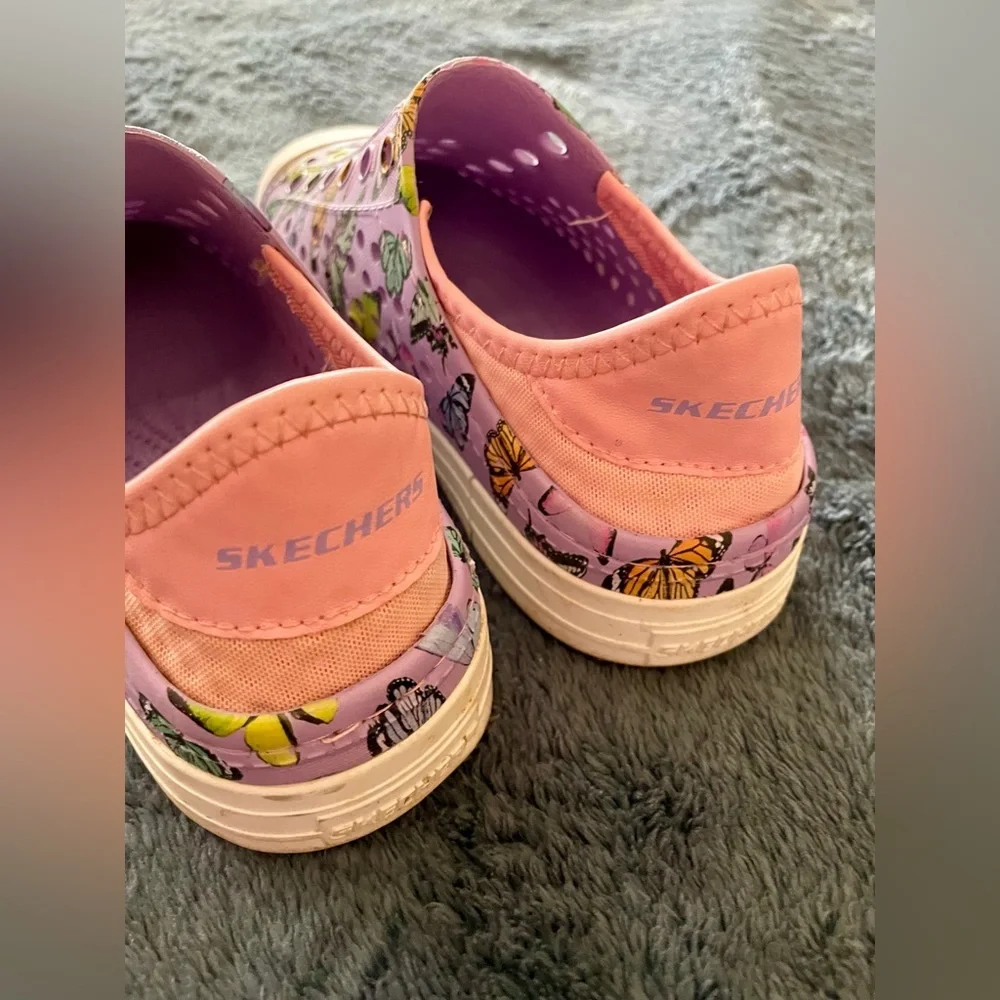 Skechers used but