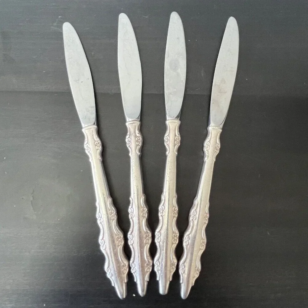 International Deep Silver 1969 Empress ~ 4 Dinner Knives