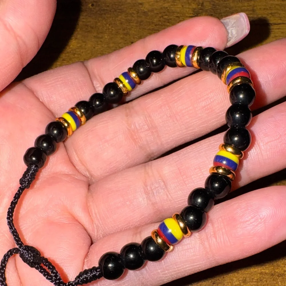 Unisex Colombian Black Beaded Adjustable Bracelet w/ Gold Accent