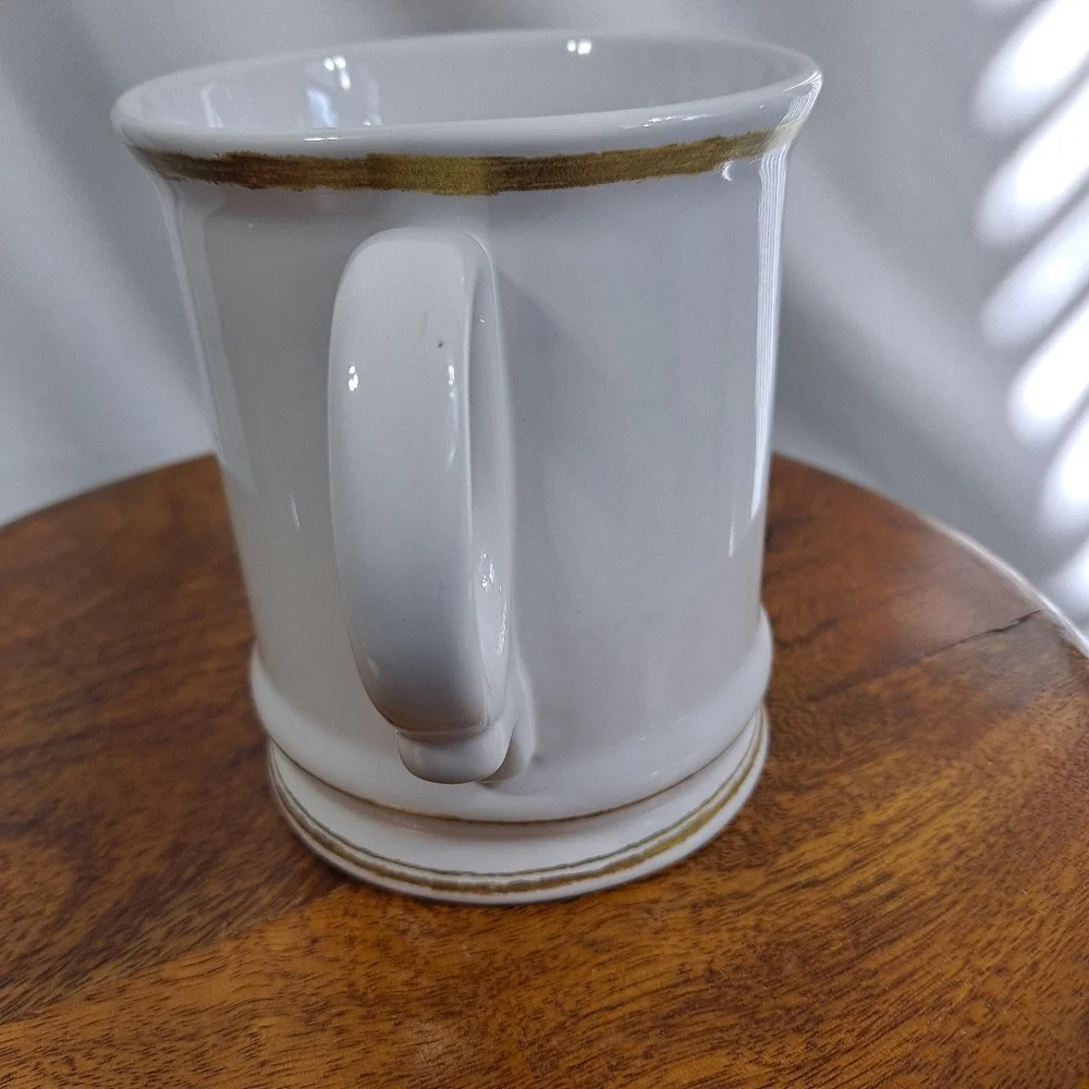 Williams Sonoma Gold Trim 16oz E Monogram Mug