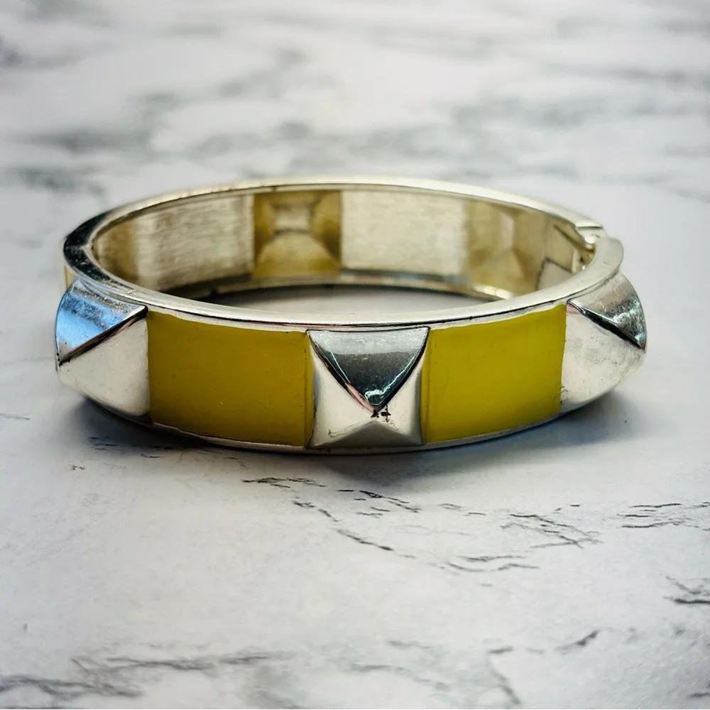 N/A stylish silver