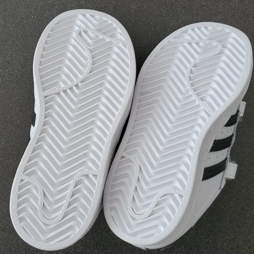 adidas hook loop