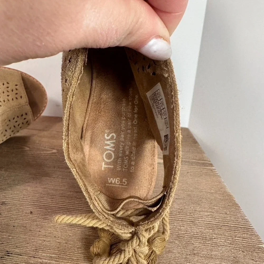 Toms elba perforated