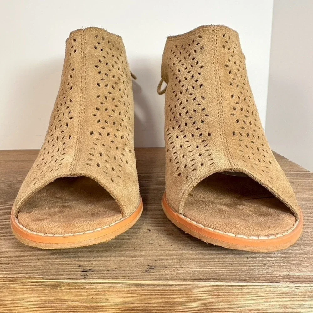 Toms elba perforated