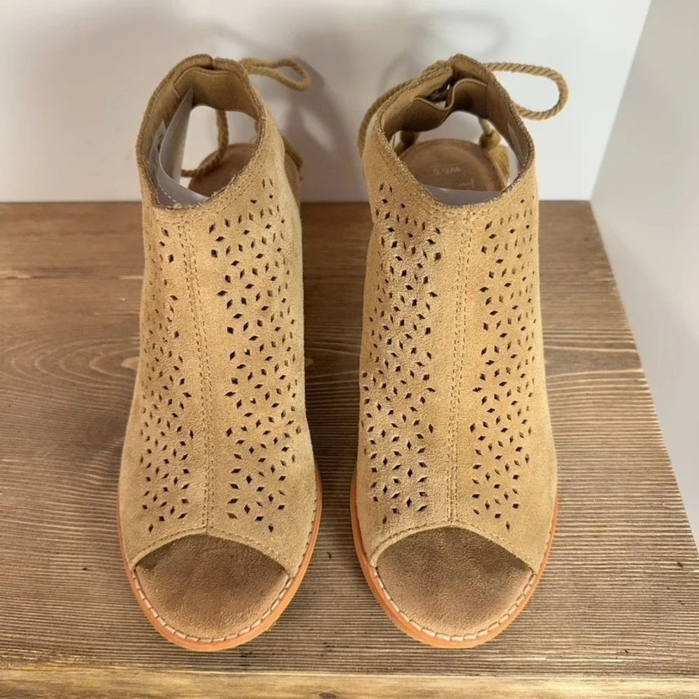 Toms elba perforated