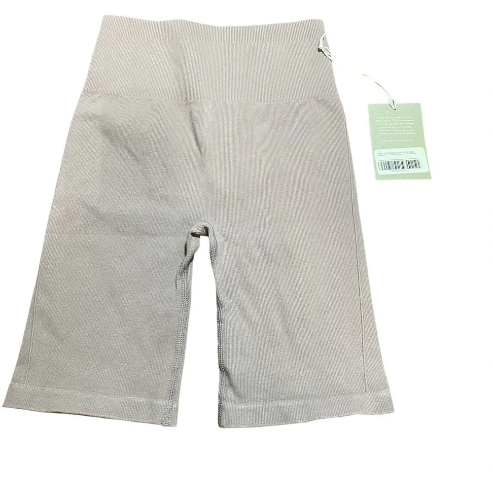Everlane soft light tags
