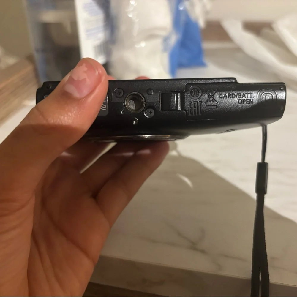 Canon compact ixus