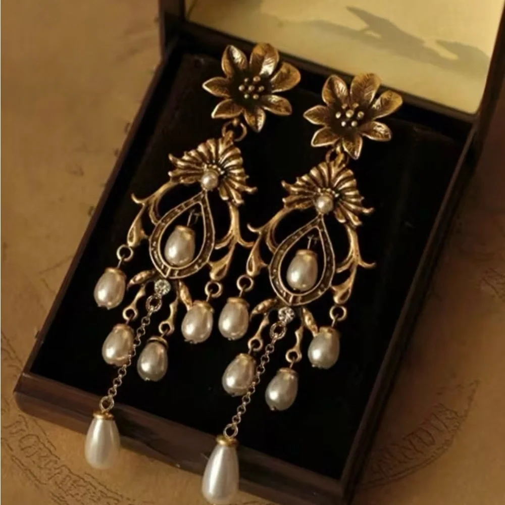 QueensCabinet these exquisite