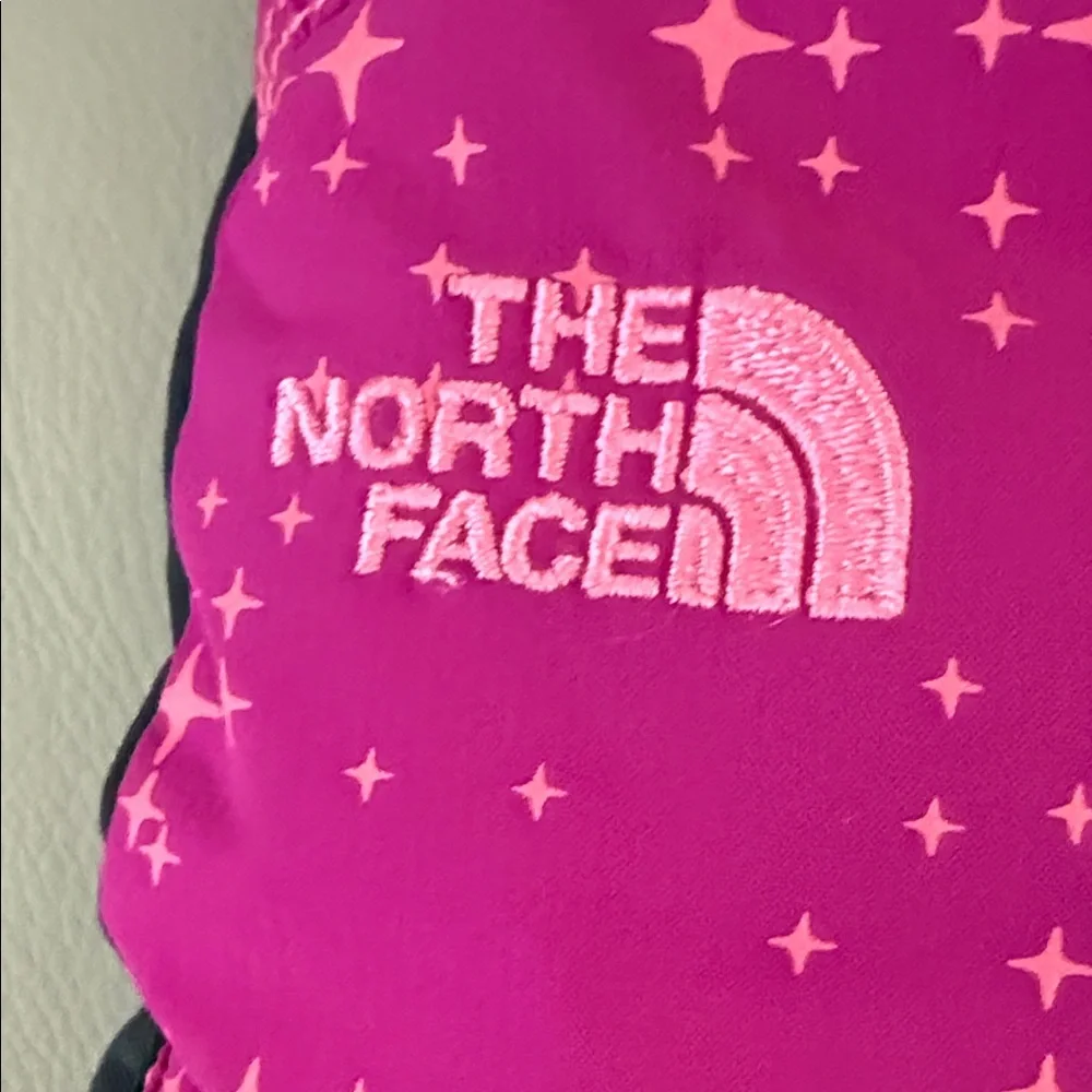 The North Face accents no