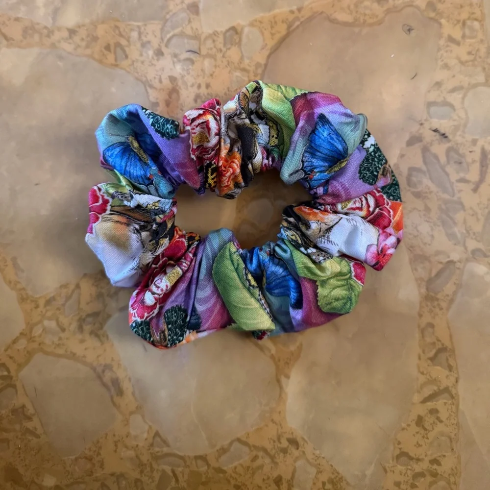 N/A vibrant floral