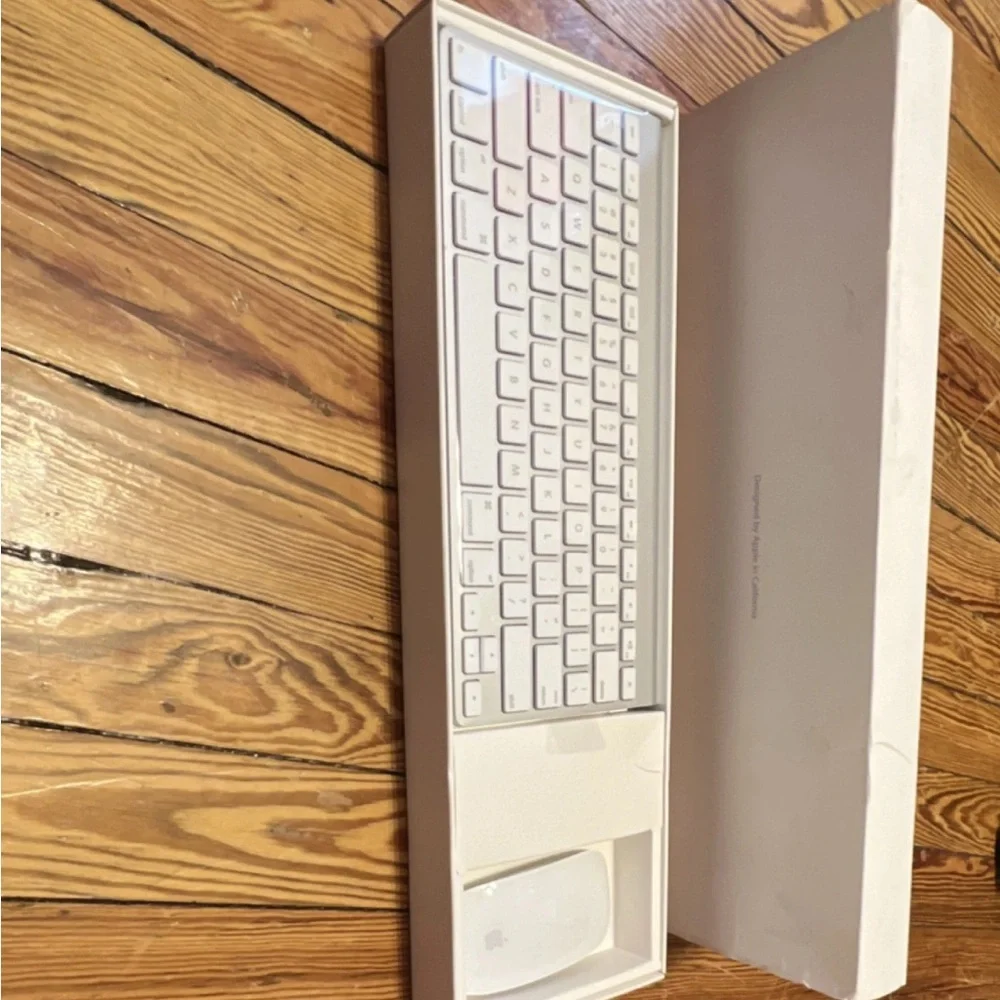 Apple White Keyboard with Matching White Mouse