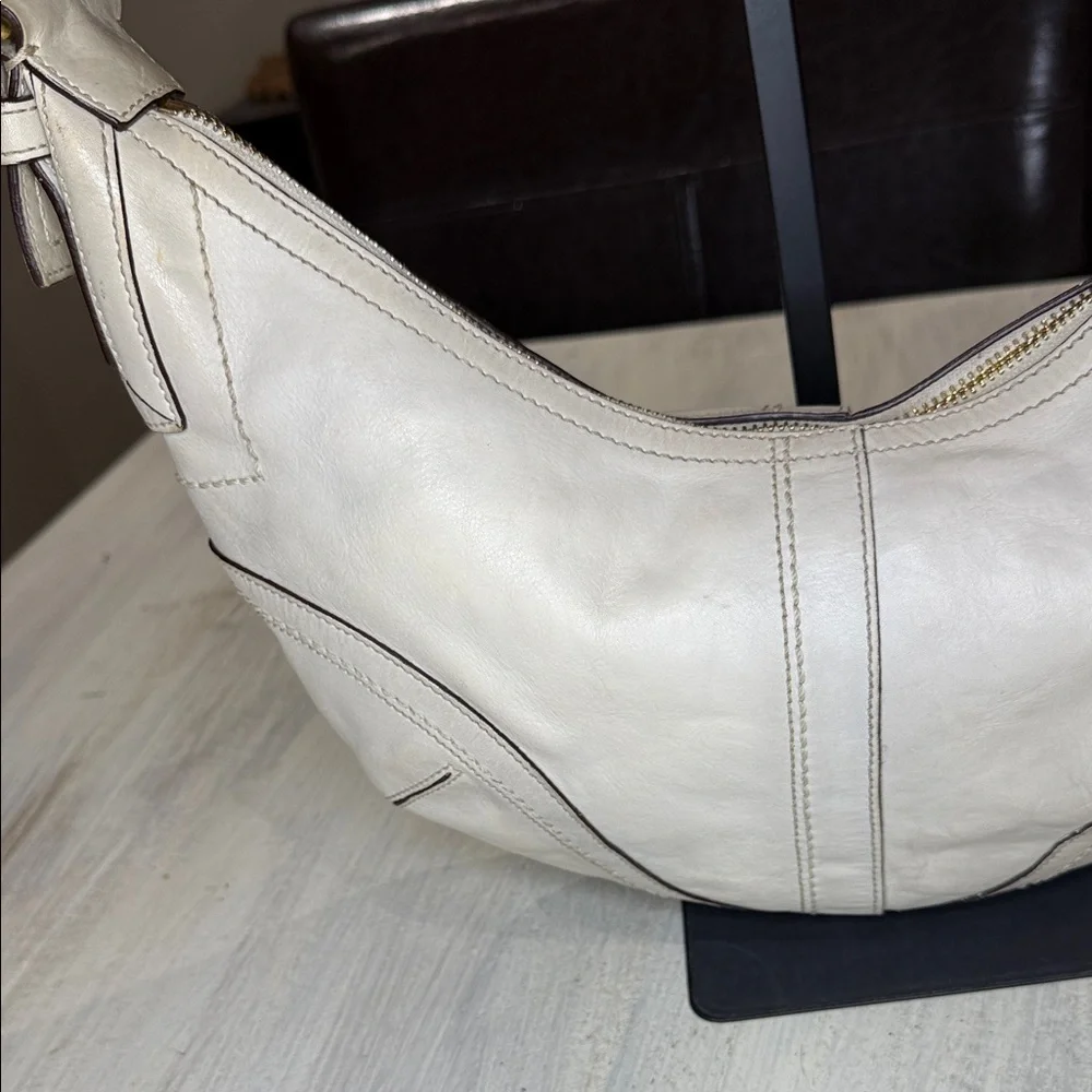 Coach chic hobo