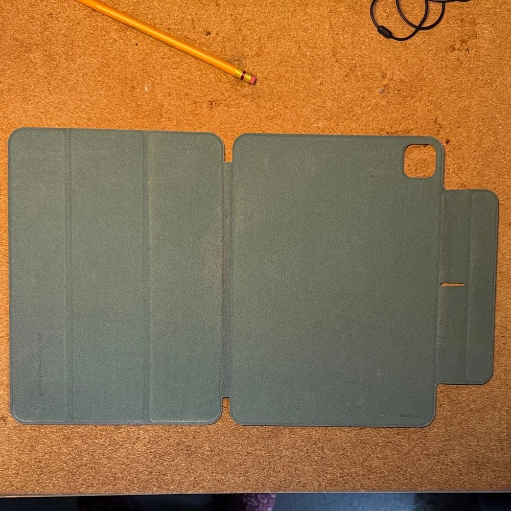 ESR IPad Pro 11 inch Tablet Case/folio cover (2020-2022) with Pencil support