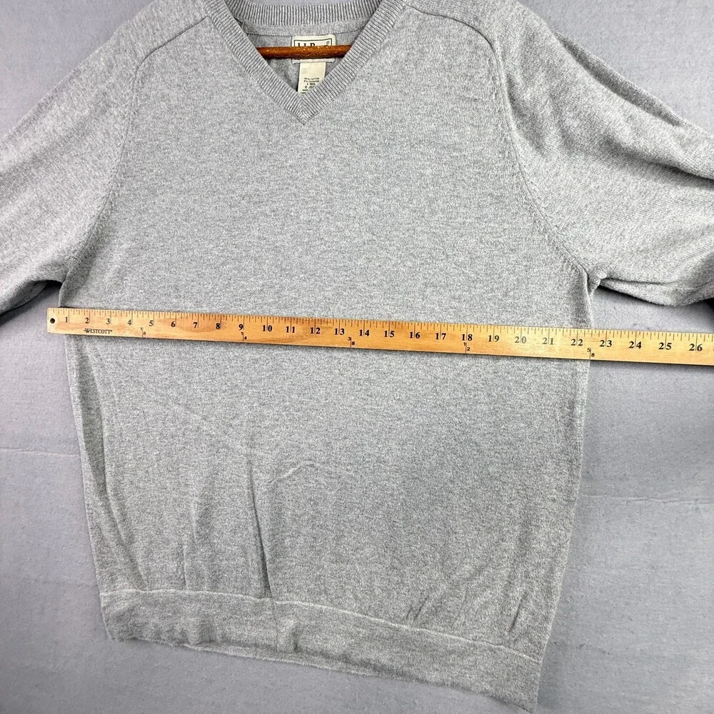 L.L. Bean Men's Gray 95% Cotton 5% Cashmere V-Neck Knit Sweater Size L Regular