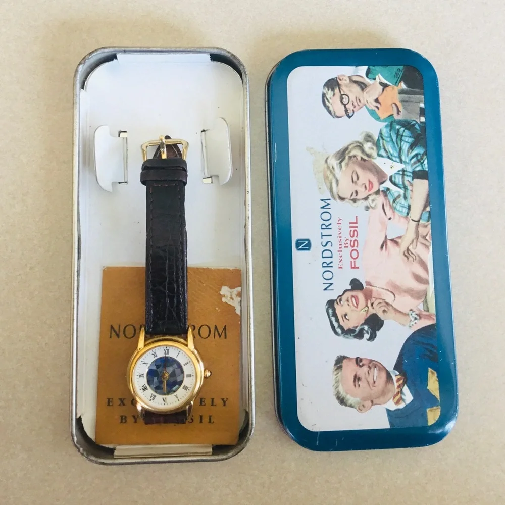 Fossil 10 comes