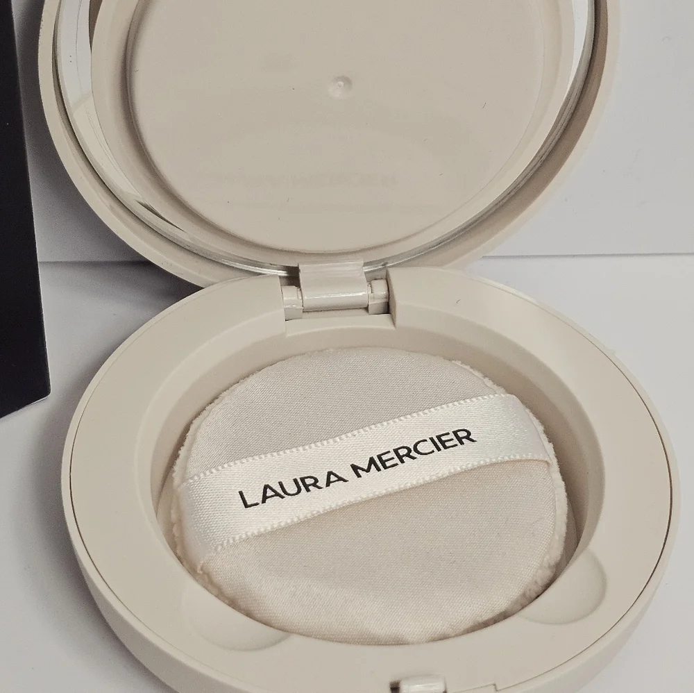 laura mercier
