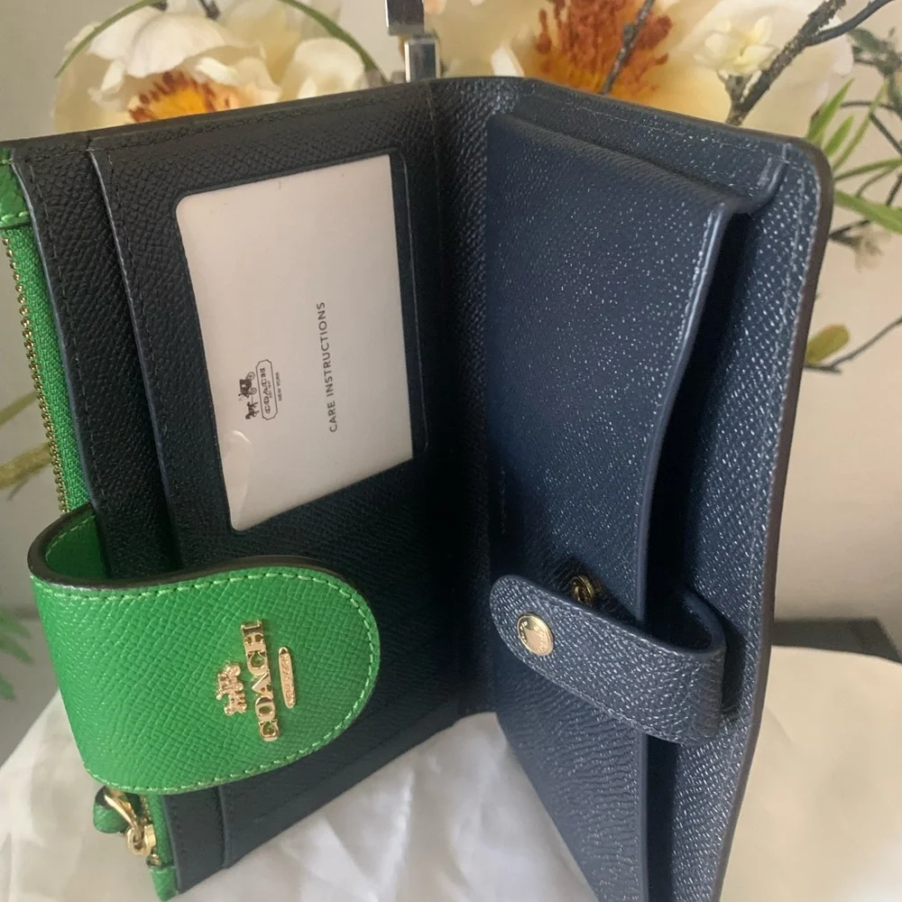 N/A stylish green