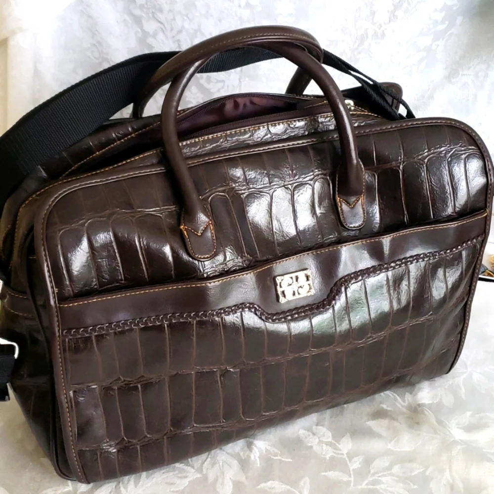 Bueno Travel Bag.