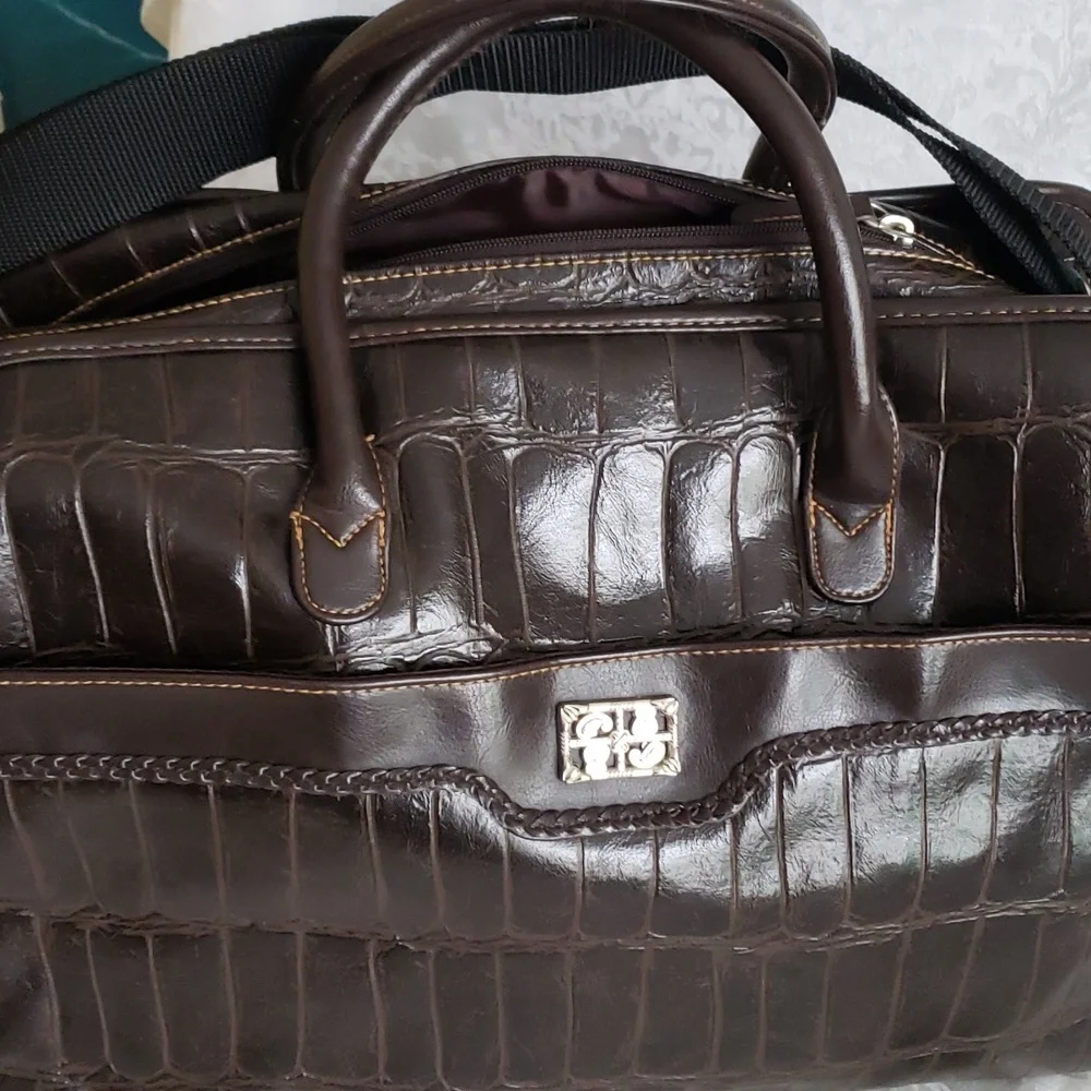 Bueno Travel Bag.