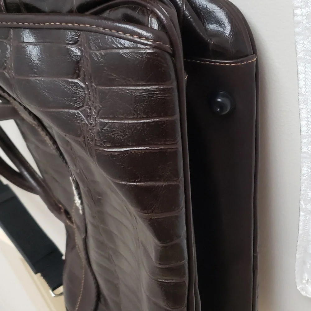 Bueno Travel Bag.