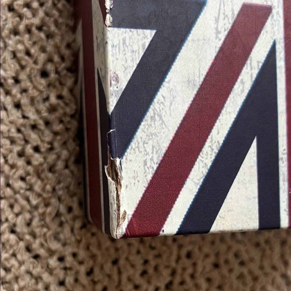 N/A book safe