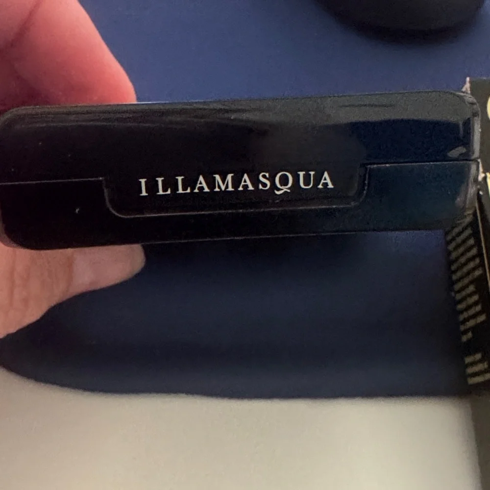 illamasqua blusher