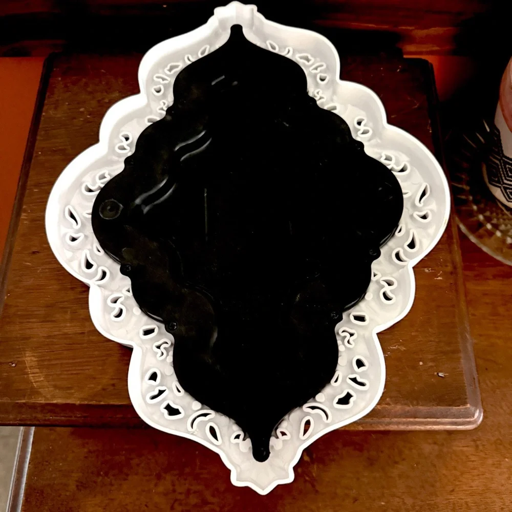N/A white victorian