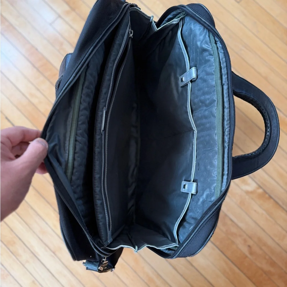 Tumi 23611d innovation