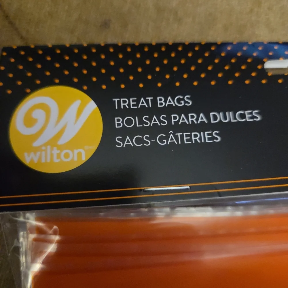 Wilton set 20