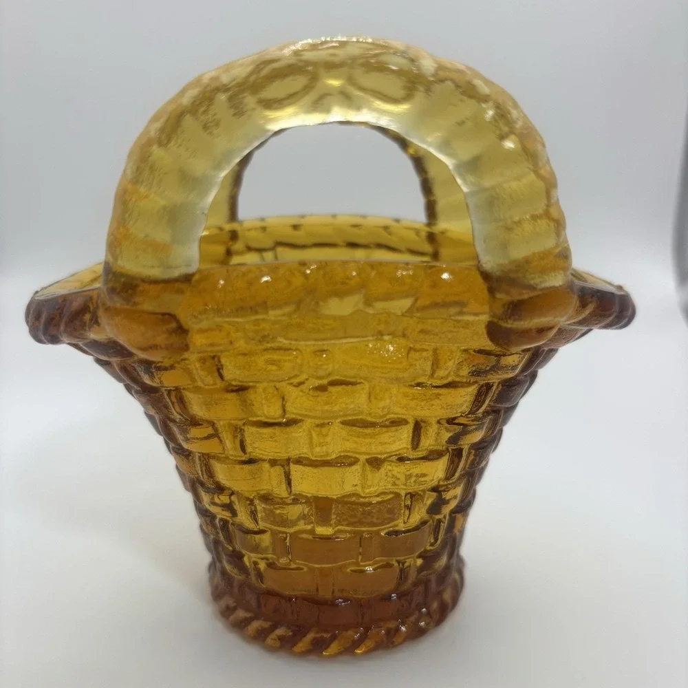 Jeannette glass basket