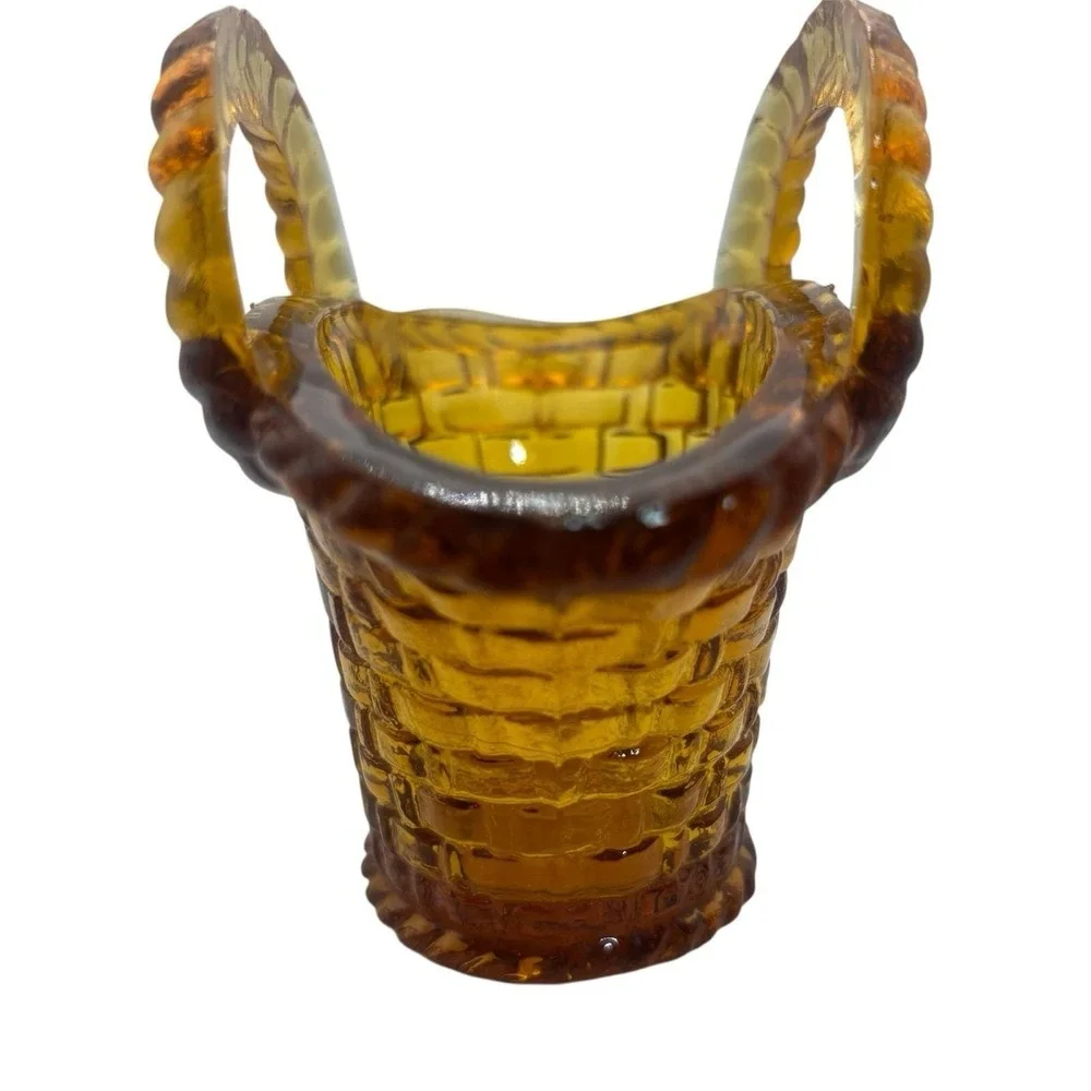 Jeannette glass basket