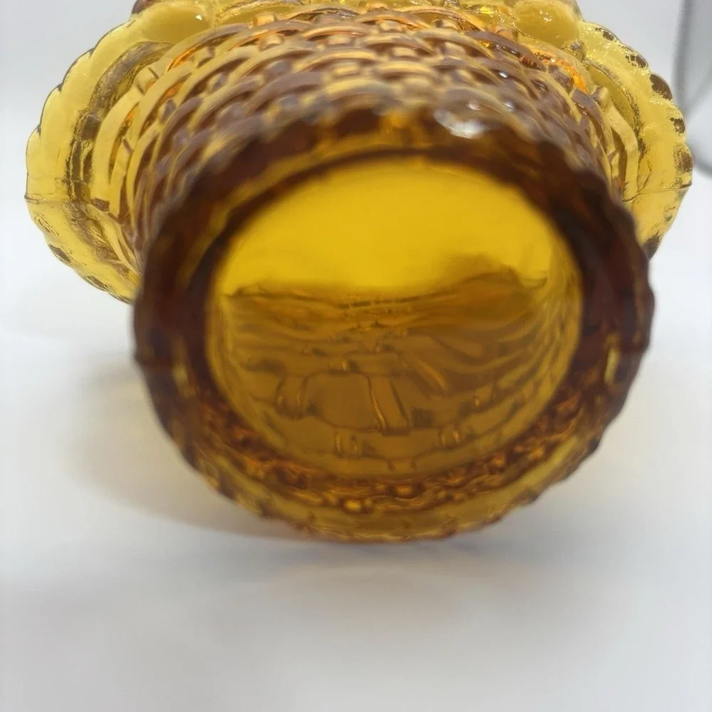 Jeannette glass basket