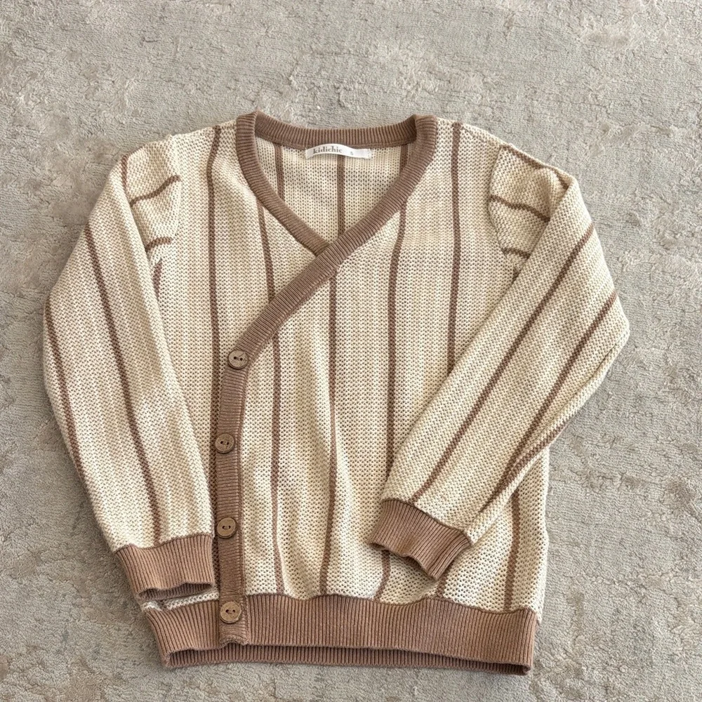 Stunning light weight knit size 5 Kids' Cream and Tan Cardigan