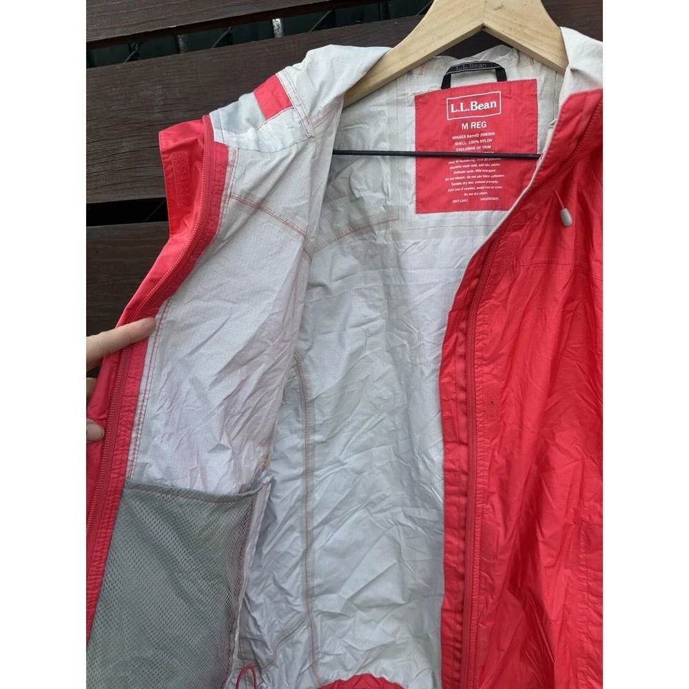 L.L. Bean excellent tek color