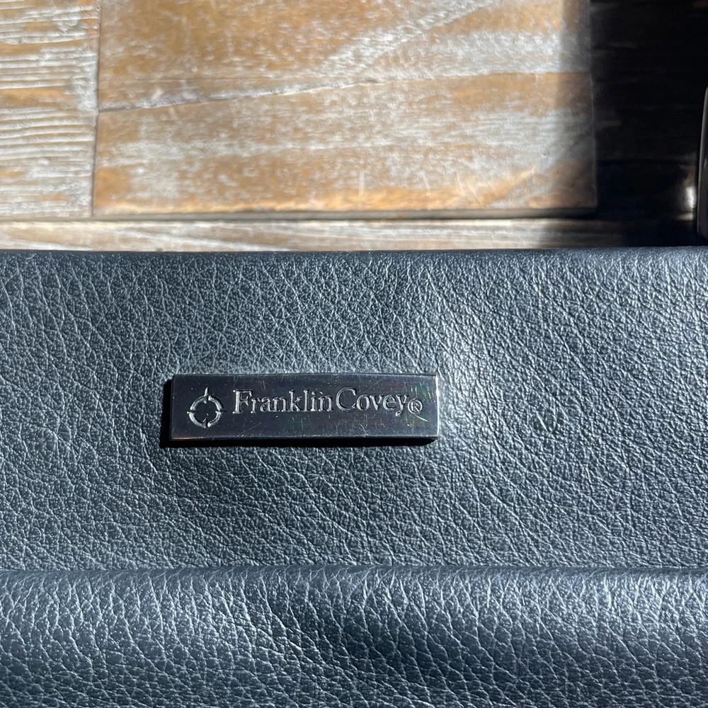 Franklin Covey Pebbled Faux Leather Briefcase🖤