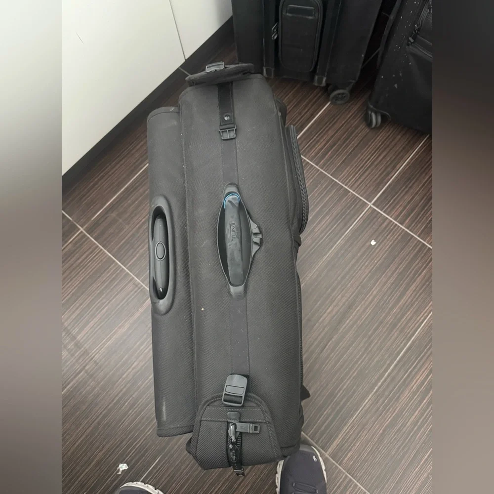 Tumi versatile black