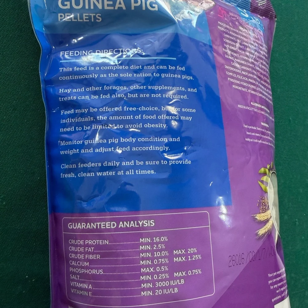 Vibrant nutritious pellets