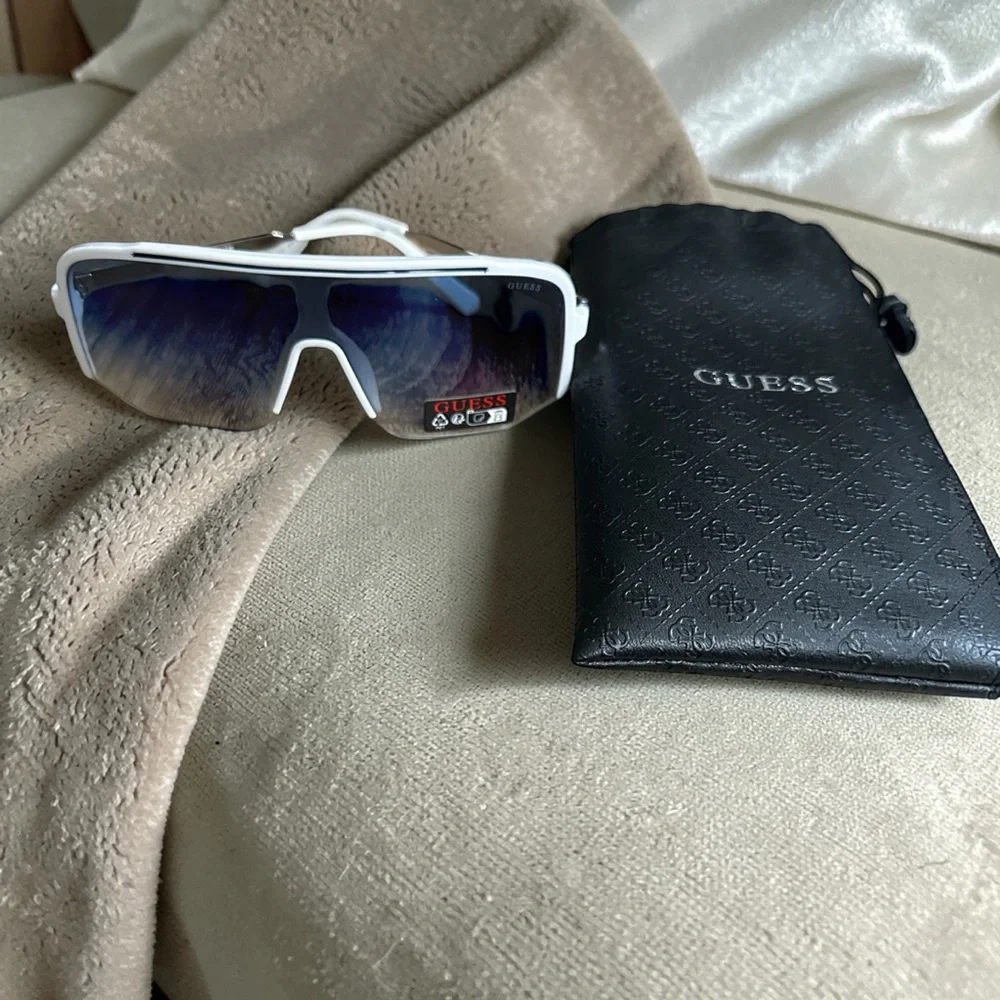 Guess brand new