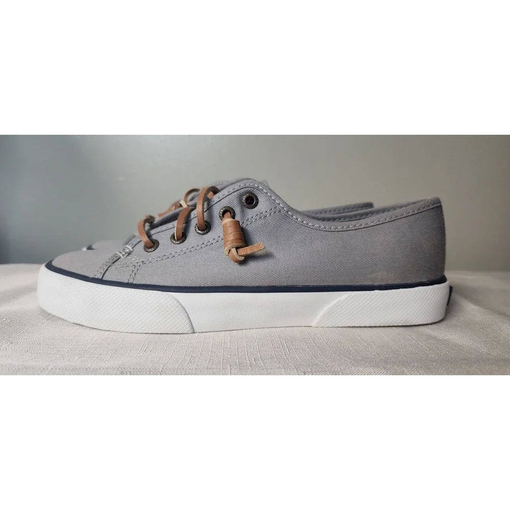 women sperry