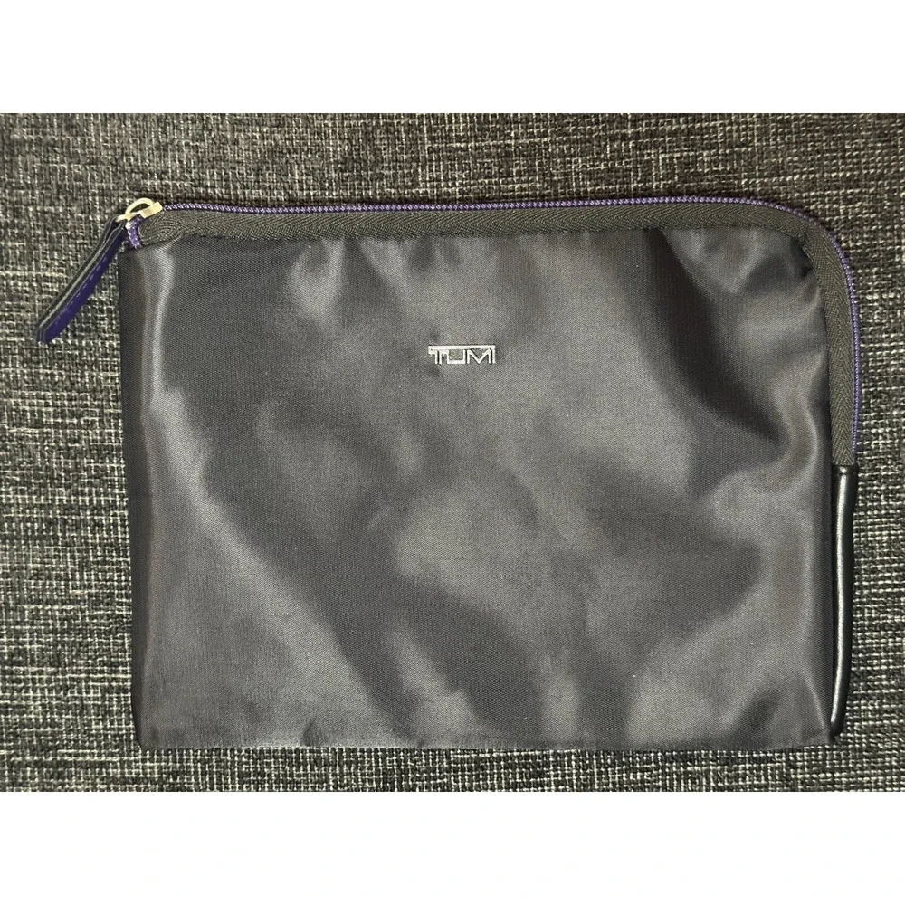 Tumi travel delta