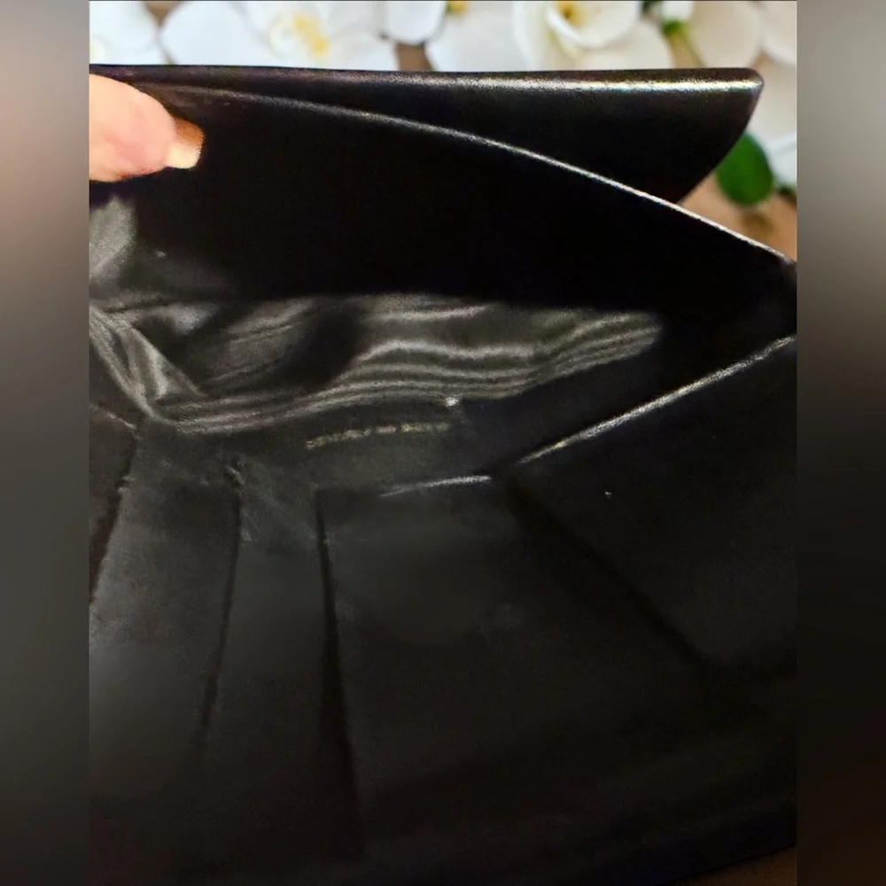 CHANEL clean note images