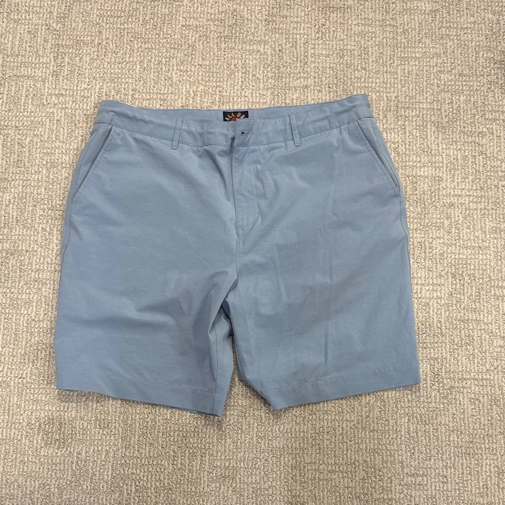 Faherty Light Blue Men's Performance Shorts. Size 36.