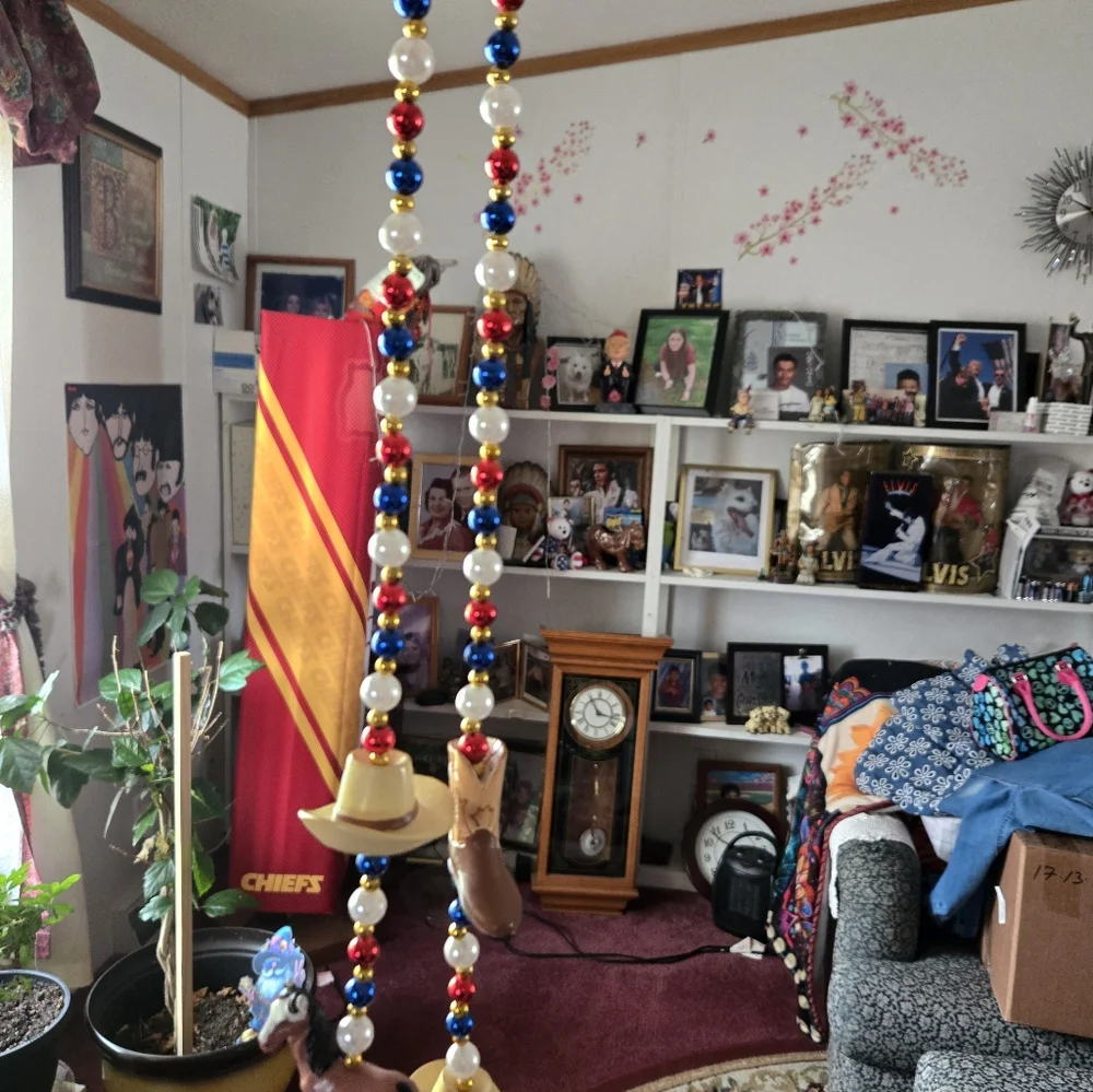 Decorative Beaded Country N Western Necklace With Pearl Accents - Multicolor