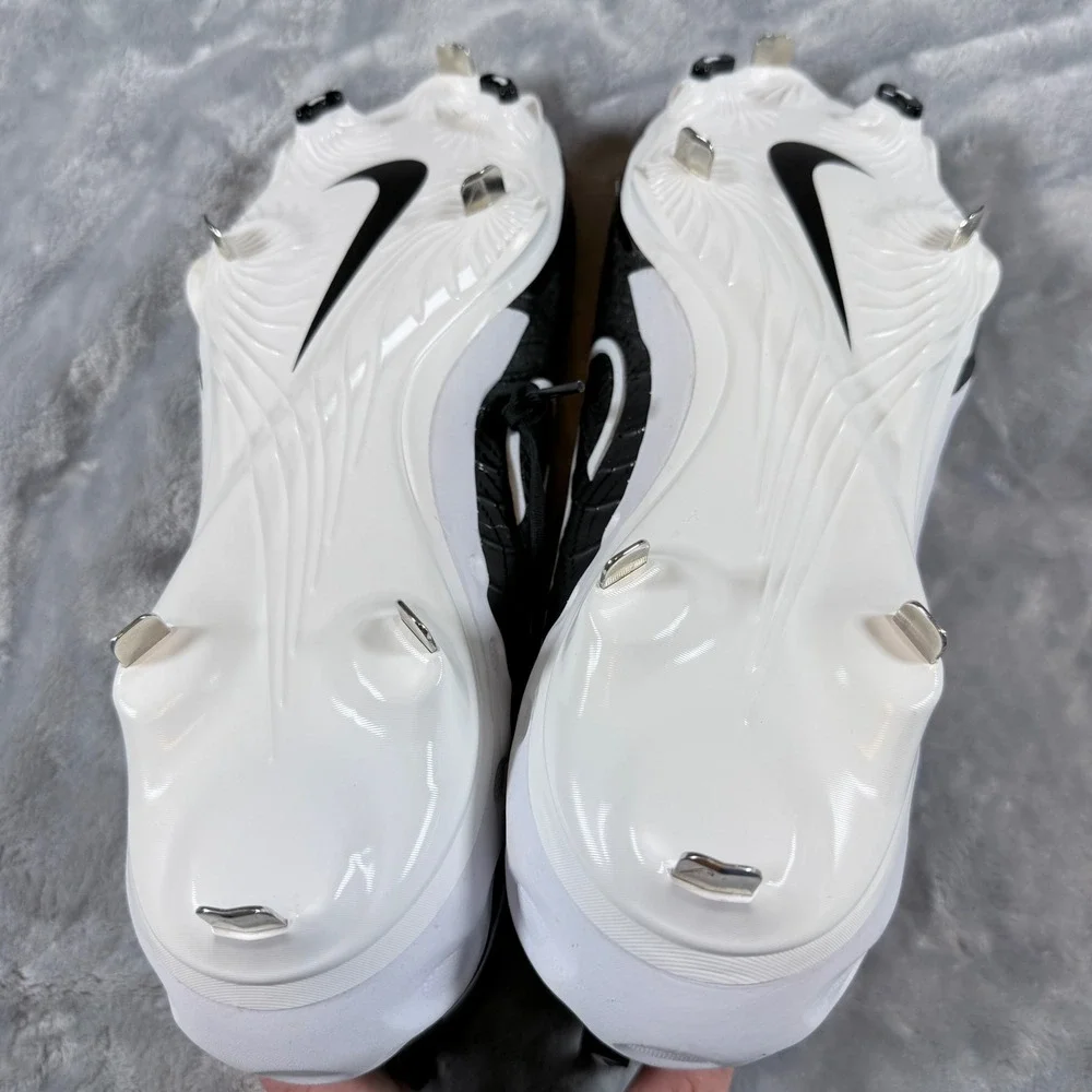 Nike dominate field