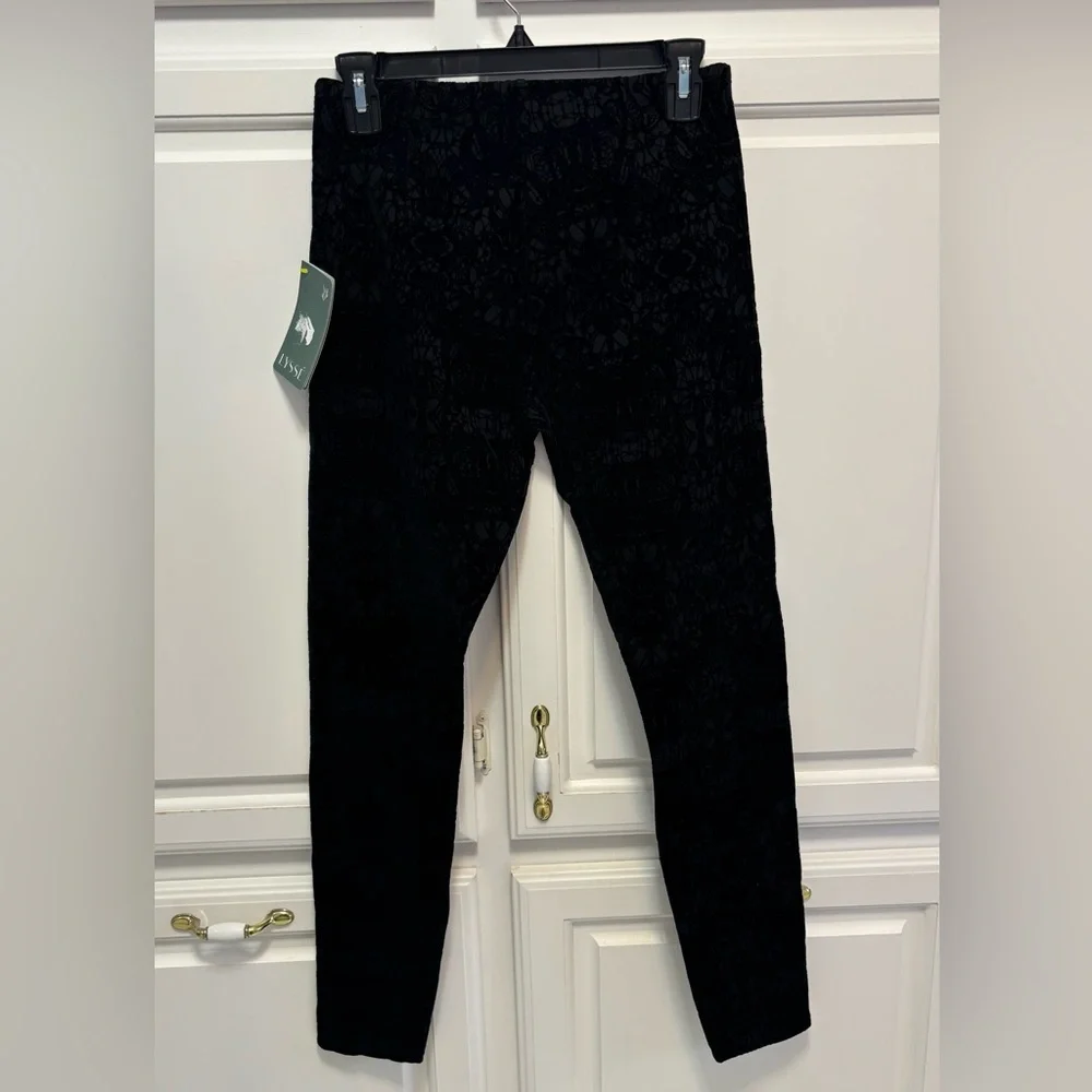 Lysse brocade flocked