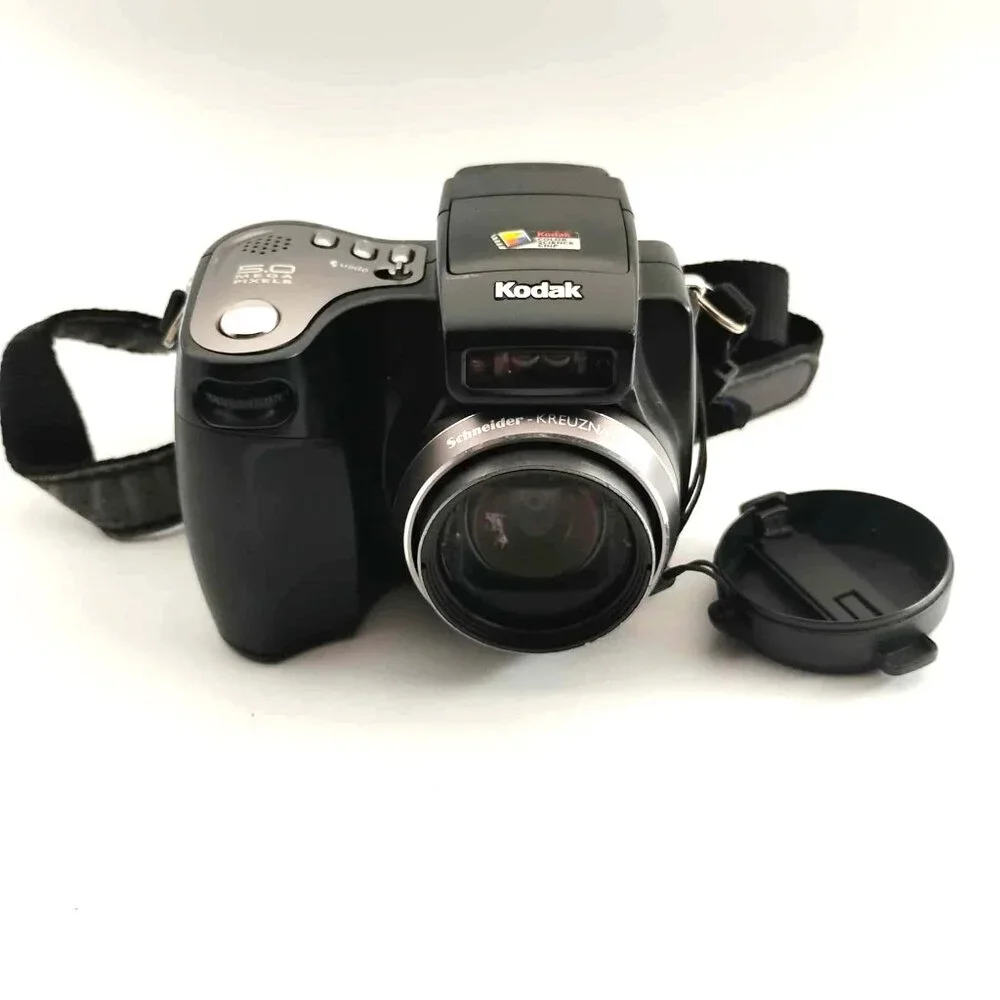 Kodak EasyShare DX7590 5.0MP Digital Camera – 10x Optical Zoom – Tested w/ Case