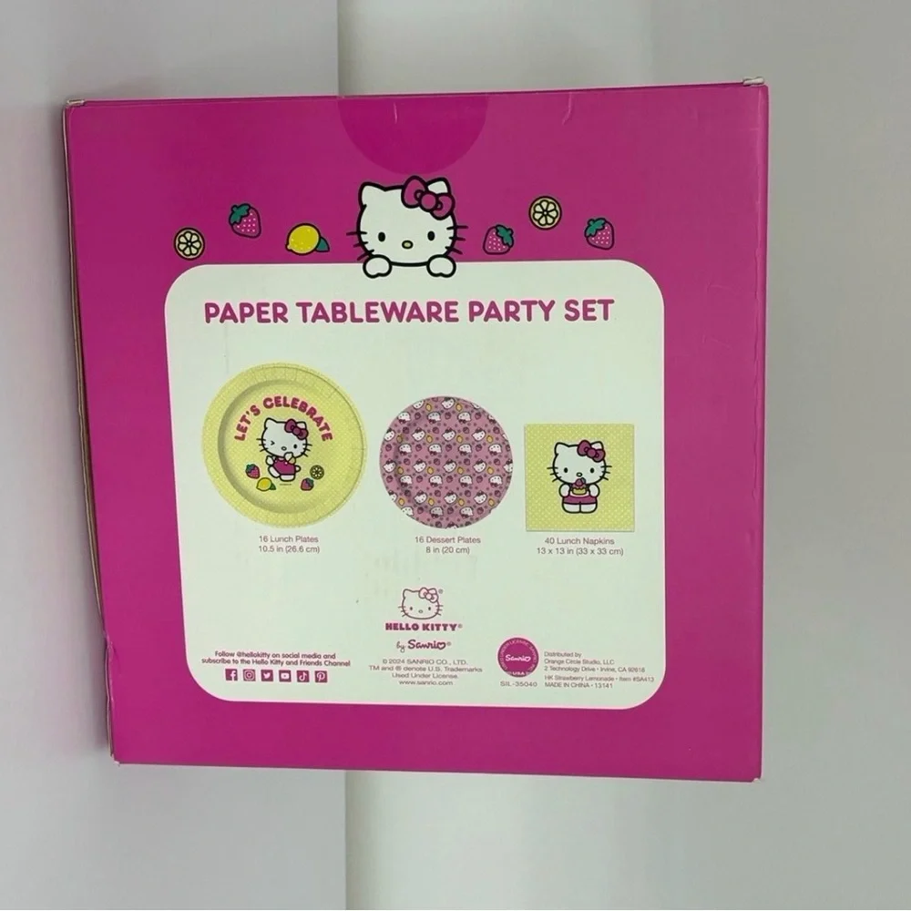 Sanrio packed 16
