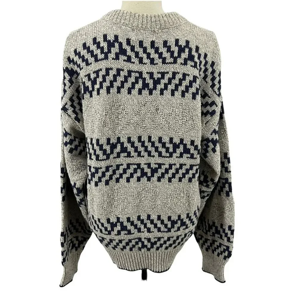 Susquehanna Trail Outfitters geometric grey round