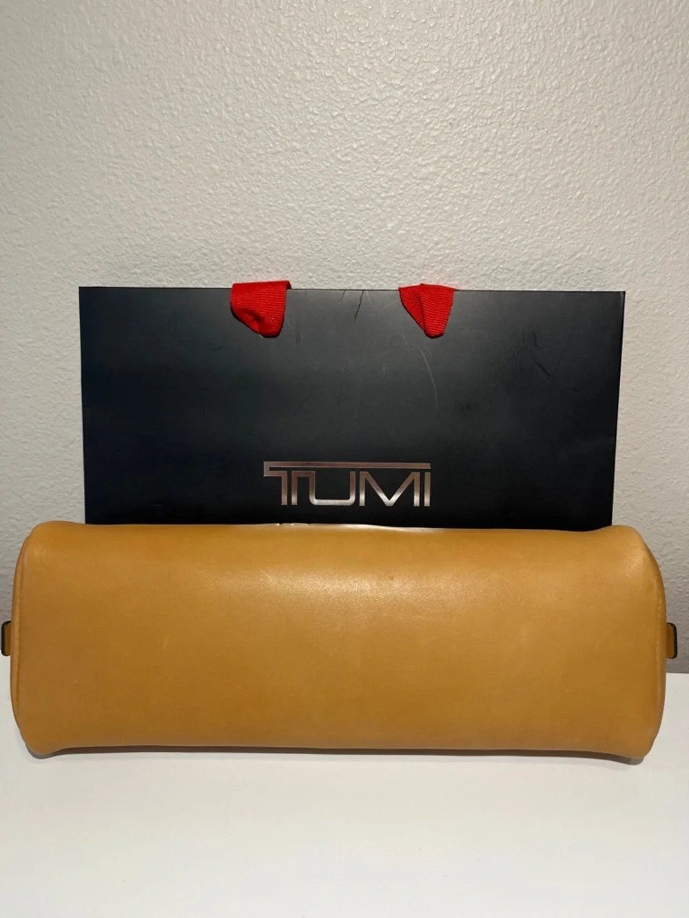 Tumi •rare hard