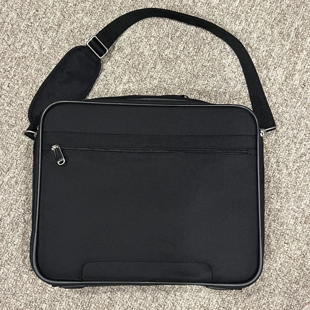 Samsonite key features